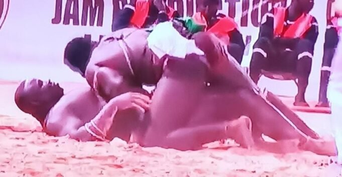 Lutte : Reug Reug remporte la victoire face à Bombardier lors d’un combat épique