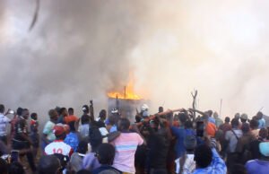 TOUBA: INCENDIE DEVASTATRICE A L’ANCIEN GARAGE DE TOUBA, PLUS DE 45 CANTINES ET DES MILLIONS….