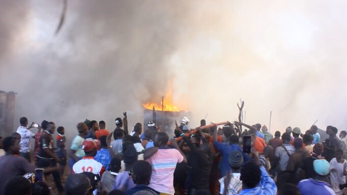 TOUBA: INCENDIE DEVASTATRICE A L’ANCIEN GARAGE DE TOUBA, PLUS DE 45 CANTINES ET DES MILLIONS….