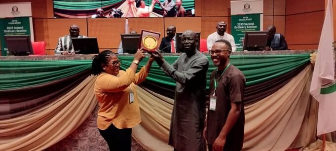 L’honorable député Abdoulaye Vilane du Sénégal honoré par l’Association des correspondants législatifs ouest-africains
