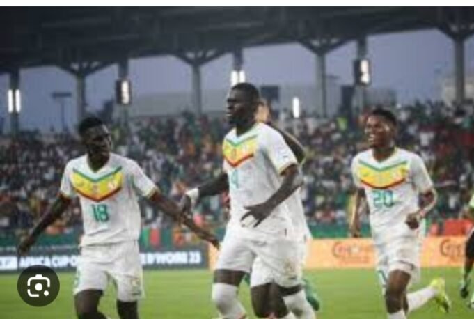Le Sénégal élimine la Guinée avec un score de 2-0, Pape Abdoulaye Seck élu meilleur joueur