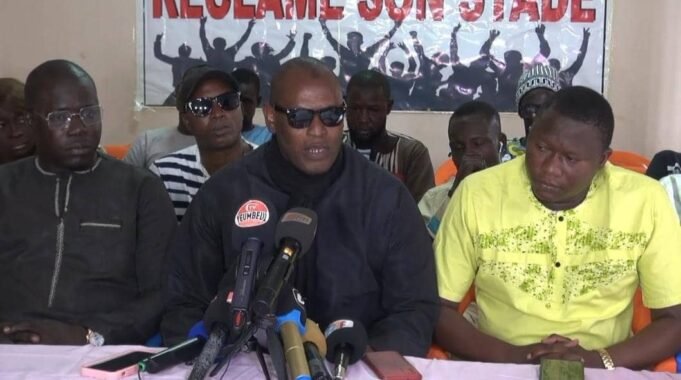 Yeumbeul-Gadaye : Le Collectif des Jeunes Dénonce la Pollution de leur Stade et Engage des Actions Légales