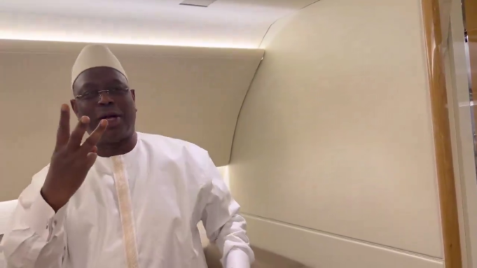 CAN 2023: Victoire triomphale du Sénégal face au Cameroun, le président Macky Sall exprime sa joie à bord de l’avion présidentiel