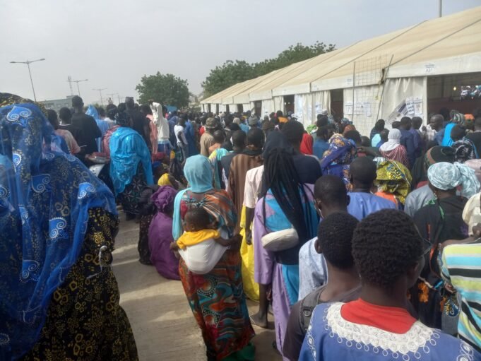 présidentielle 2024 une forte affluence est notée dans les centres de vote ( photo)