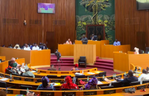 Assemblée nationale : Examen du projet de loi sur la dissolution du HCCT et du CESE