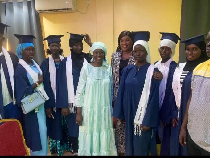 Remise de diplômes au CFP de Mbacké : 40 nouveaux professionnels formés en coiffure, restauration et santé communautaire.