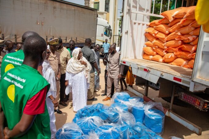 Magal : Maïmouna Dièye apporte 300 tonnes de riz et soutient 5 000 ménages sinistrés