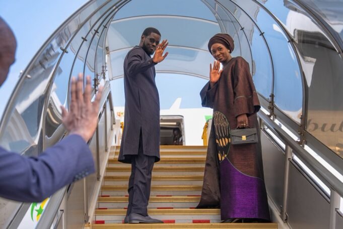 DE TOKYO À PARIS : LE PRÉSIDENT BASSIROU DIOMAYE FAYE, INVITÉ D’HONNEUR DU MEDEF CE 27 AOUT