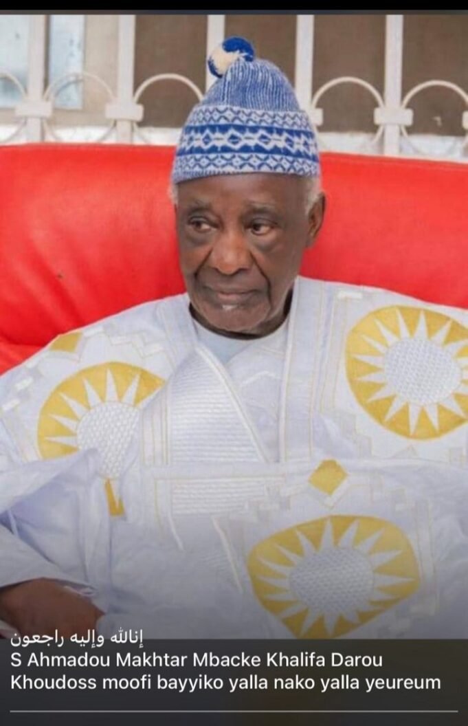 TOUBA EN DEUIL- Serigne Ahmadou Mokhtar Mbacké, khalife de Darou Khoudoss, s’est éteint. La communauté mouride est frappée par une perte immense avec le rappel à Dieu de Serigne Ahmadou Mokhtar Mbacké, khalife de Darou Khoudoss. Figure spirituelle respectée et héritier de la tradition de Cheikh Ahmadou Bamba, Serigne Ahmadou Mokhtar incarnait la rigueur, la piété et le sens du service religieux.