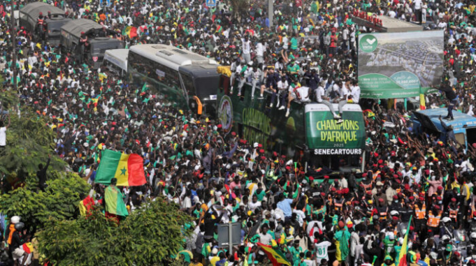Parade des Lions : primes historiques et distinctions nationales pour les champions d’Afrique