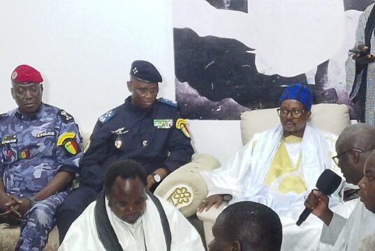 Magal de Touba : 4 000 policiers mobilisés, le DGPN Mame Seydou Ndour reçu par Cheikh Bassirou Abdou Khadr.
